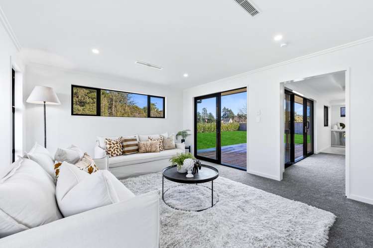 1 Soho Lane West Melton_10