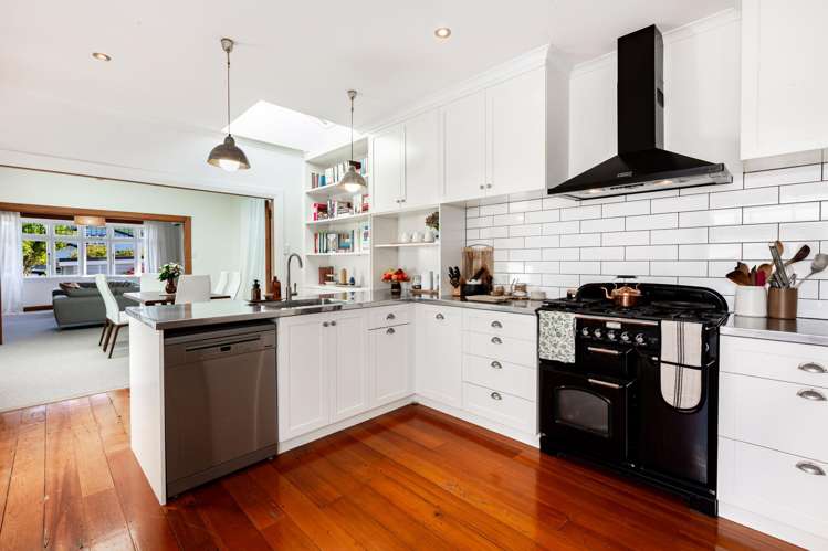 13 Firth Terrace Karori_6