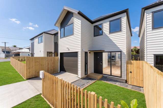 Big Living. Big Deck. Your Own Driveway.
