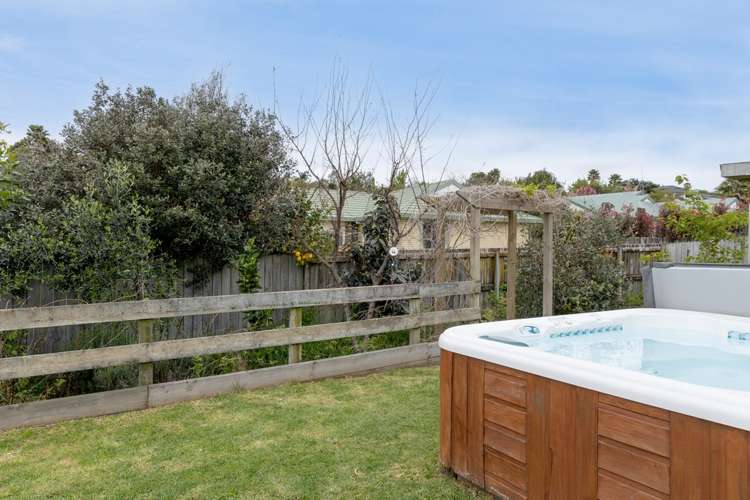 42 Fairfax Crescent Pyes Pa_22