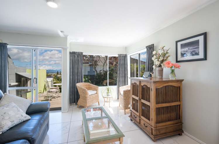 198 The Ridgeway Stoke_1