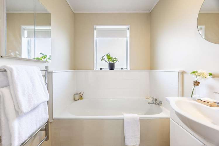 2/11 Ciprian Place Henderson_14