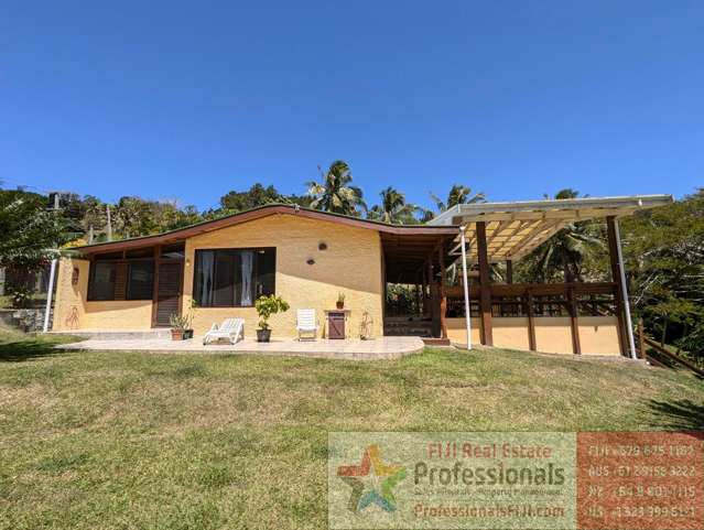 TROPICAL GARDEN PARADISE OVERLOOKING SAVUSAVU BAY ON FIJI’s VANUA LEVU ISLAND