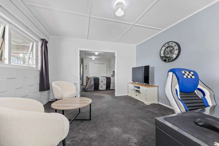 329 Cobham Drive Hillcrest_20