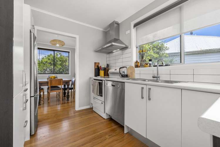 20 Wallis Street Raglan_9