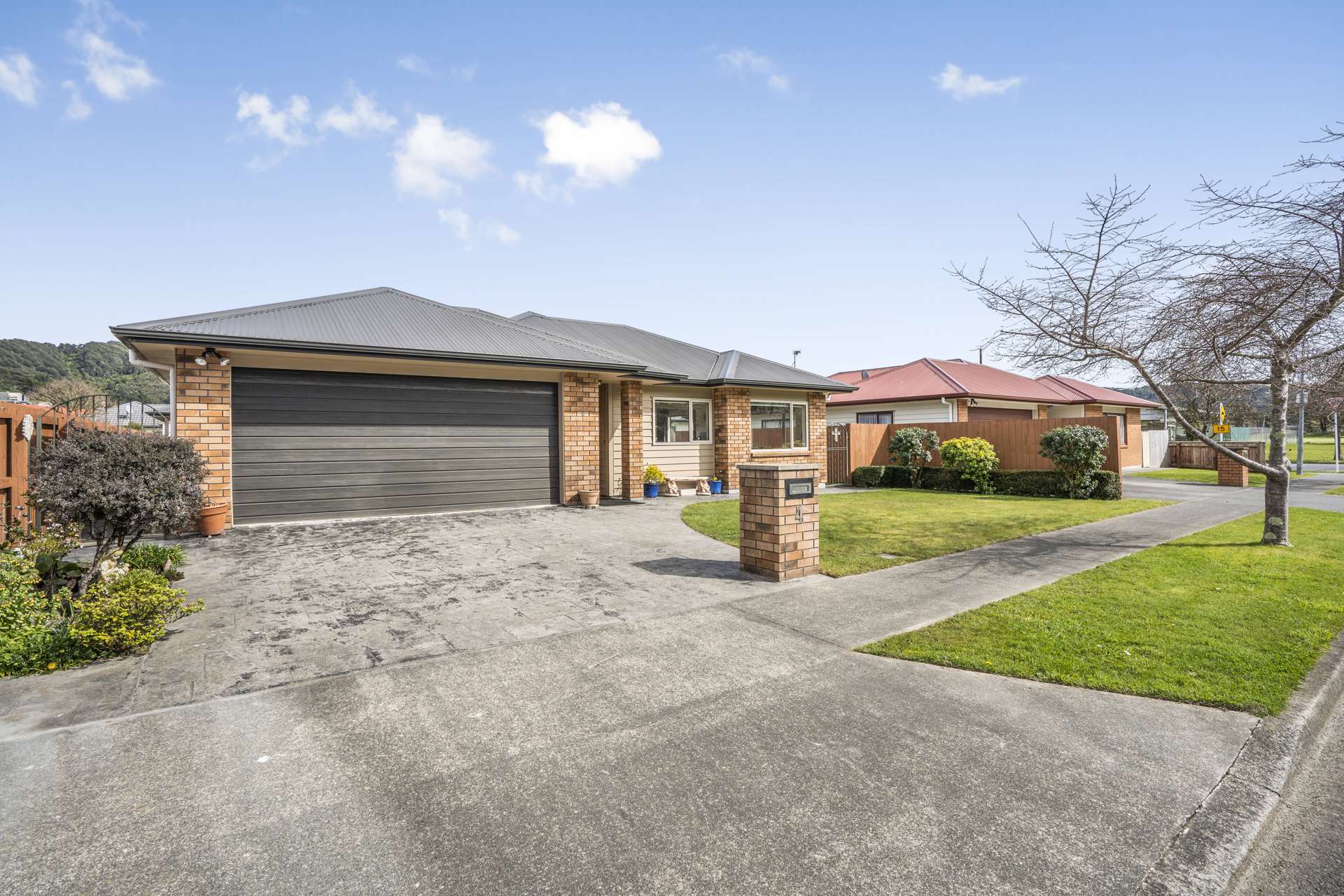 4 Woodland Grove Wainuiomata_0