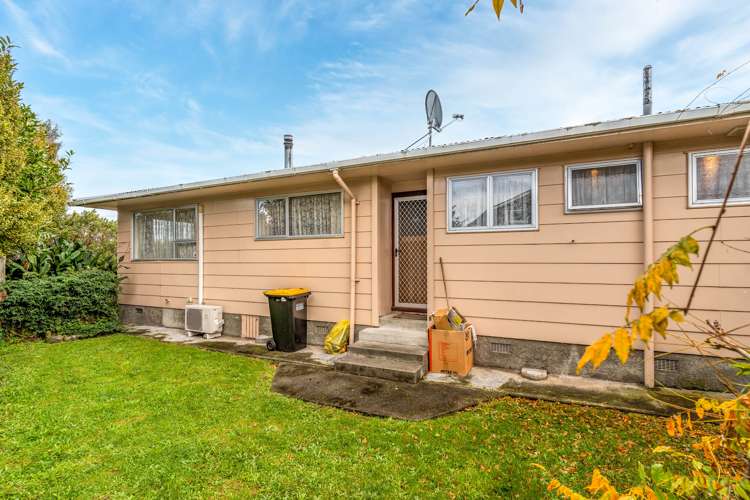 9 William Benton Street Featherston_16