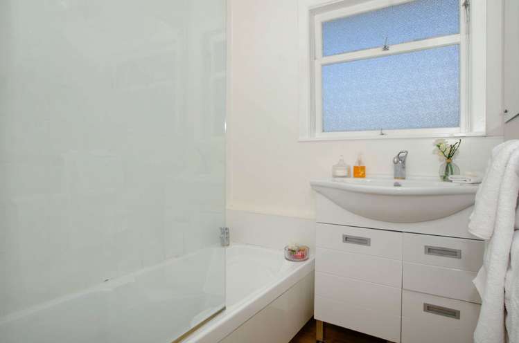 24 Ingram Street Papakura_13