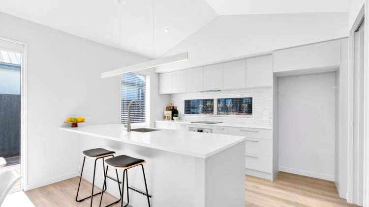 6 Waianiwa Place_3