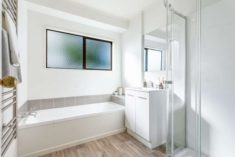 2/194 Waimumu Road Massey_10