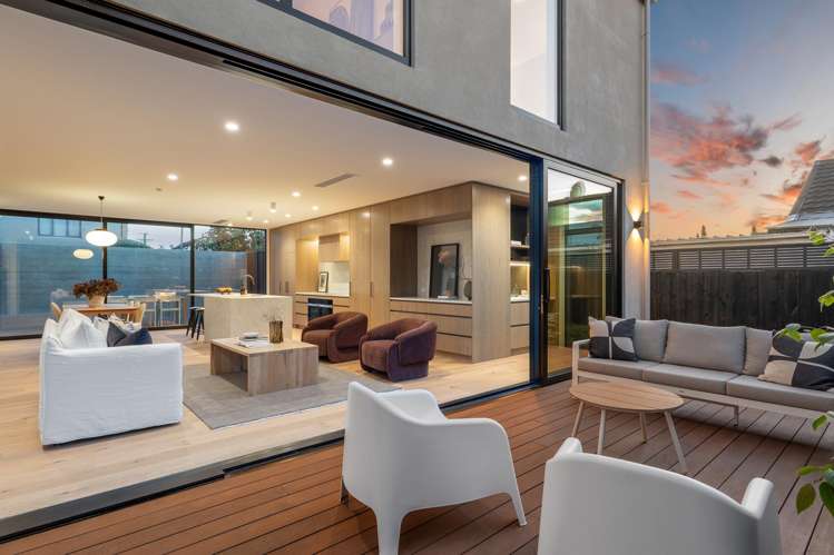 2/36 Tui Street_1