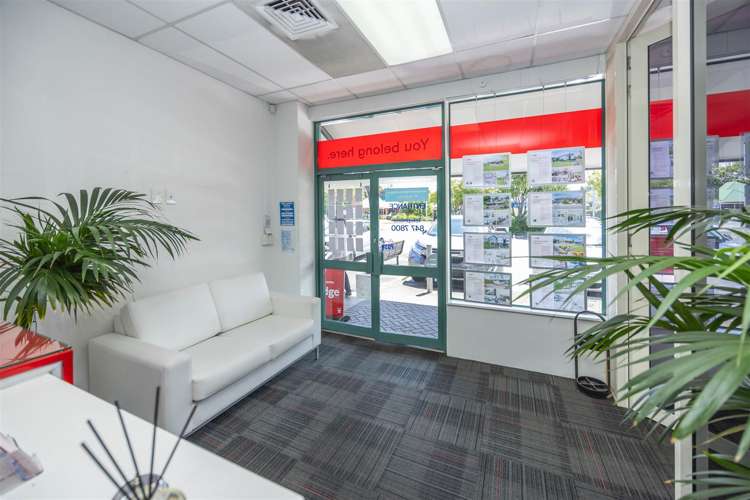 Unit 6 at 35 Whatawhata Road Dinsdale_8