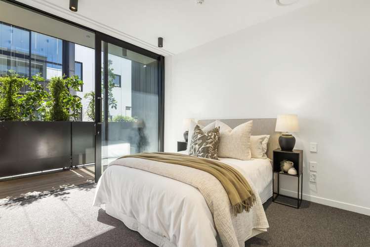 8/423-427 Beach Road Mairangi Bay_6