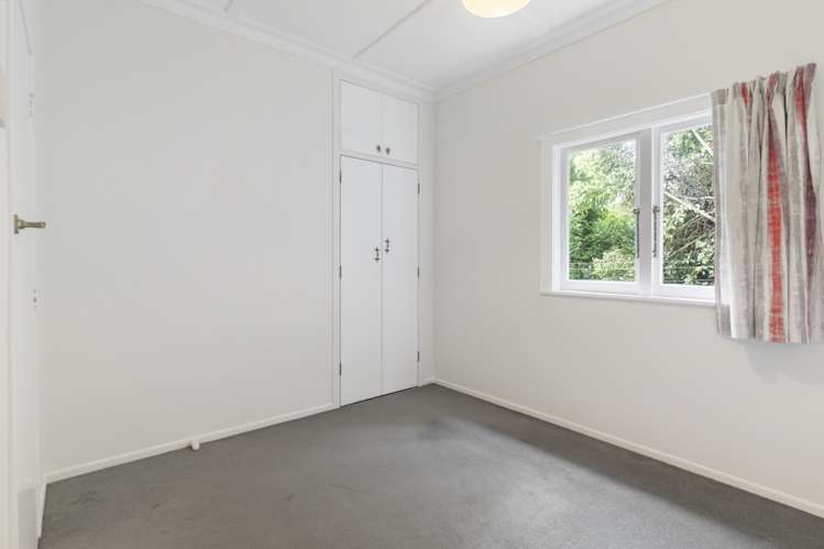 42 Smale Street Point Chevalier_11