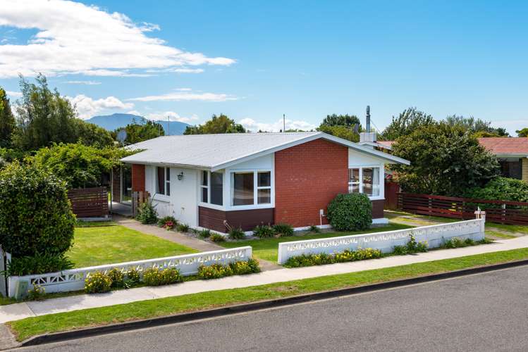 3 Newbourne Crescent Redwoodtown_0