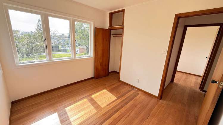 30 Amberley Avenue Te Atatu South_16