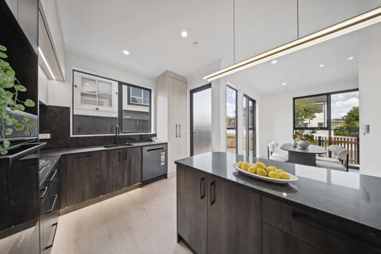 1 & 2/8 Indus Place Half Moon Bay_6