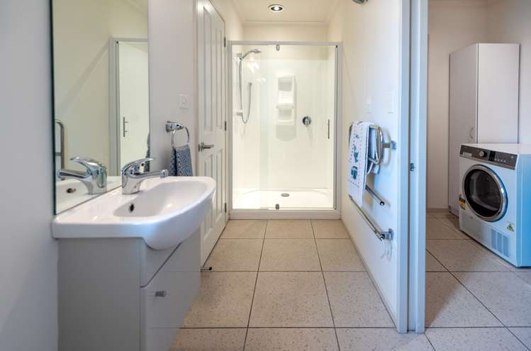 7 Columbia Crescent Beachlands_22