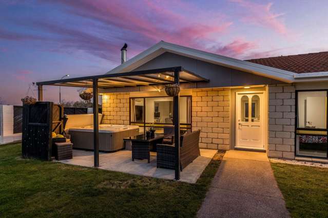 Renovated & Ready with Bonus Studio!