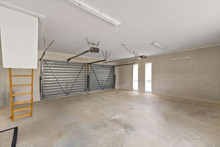 2/6 Waikato Place Saint Johns_16