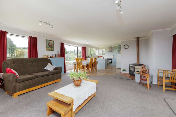 277 Hook School Road Makikihi_8