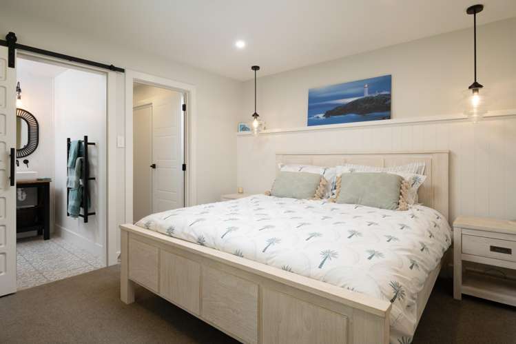 12a Broadway Picton_13