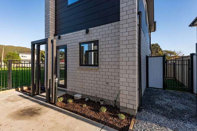 Near New - Modern Comfort & Convenience Fairfield