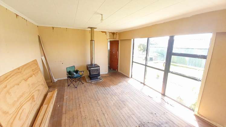 1 Main Road Tuatapere_6