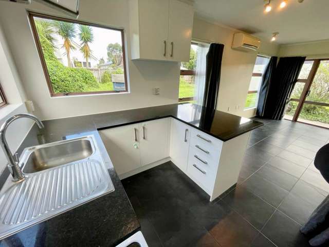 2 Bedroom Unit in Great Location!