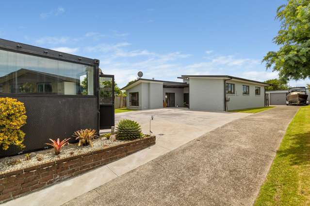 RENEWED, SPACIOUS, LIFESTYLE APPEAL