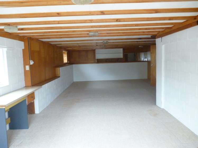 11 School Road Riverhead_10