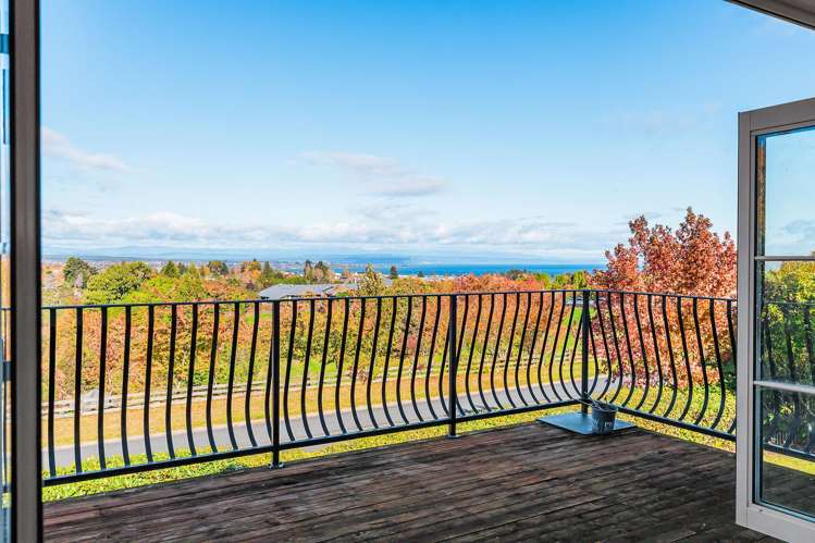 18 Chateau Crescent Rangatira Park_15