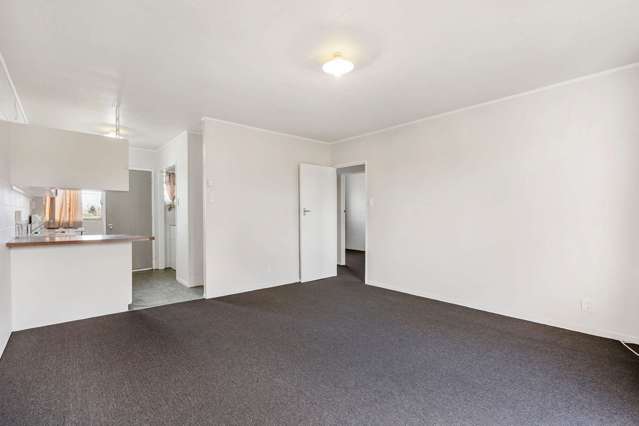 Excellent Location - Rent Includes Water and Lawns