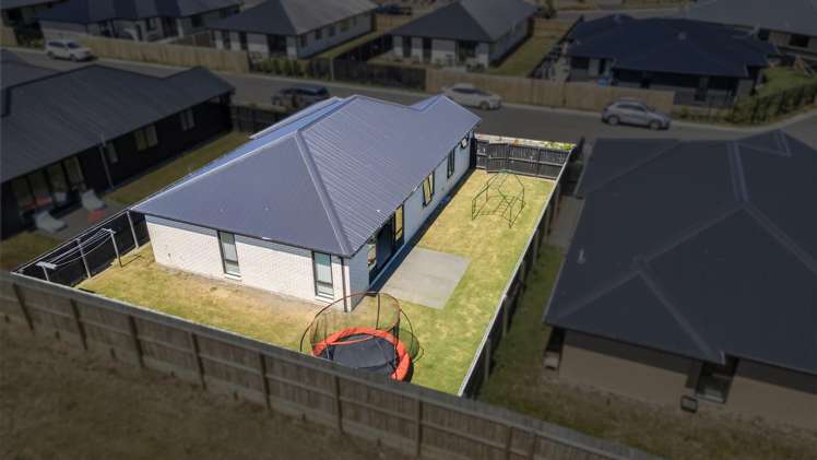 18 Kura Lane Aranui_13