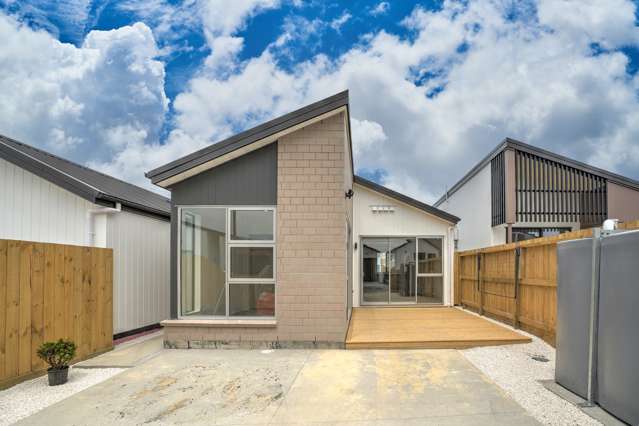 10 Taiororua Avenue Massey_3