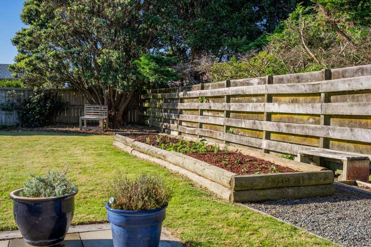 8 Manuka Street Otaki Beach_34