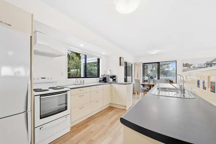 4 Kookaburra Drive Campbells Beach_16