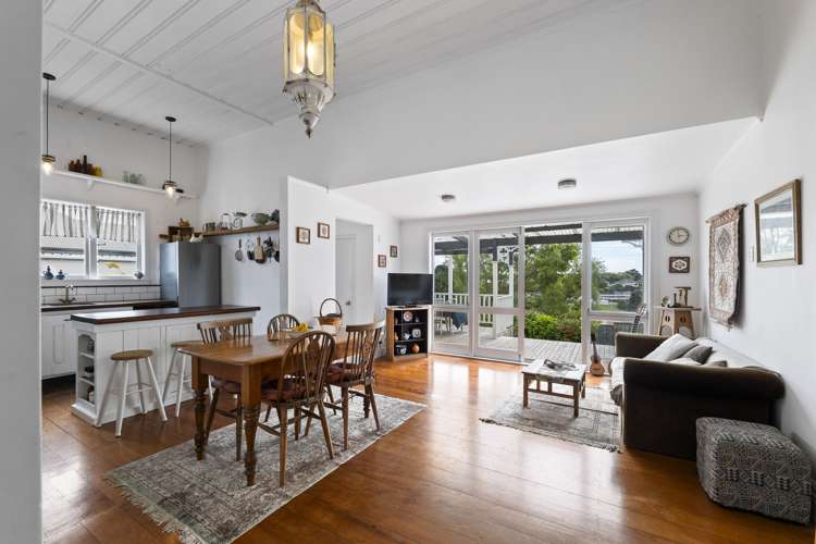 132 Tukapa Street Westown_8