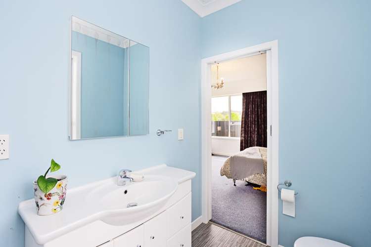 787 Queens Drive Waikiwi_17