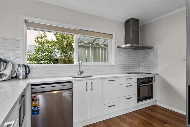 38 Churchill Avenue Richmond_16