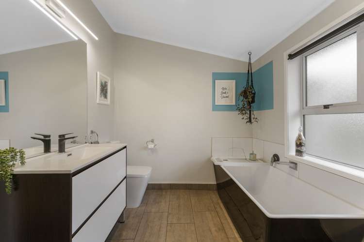 955 River Road Broadlands_10