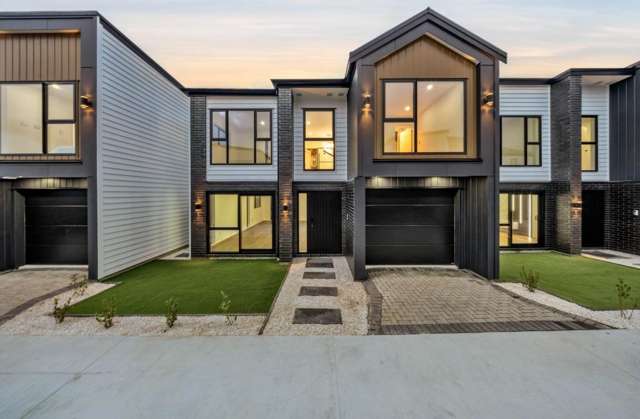 EXCEPTIONAL BRAND-NEW FAMILY LIVING