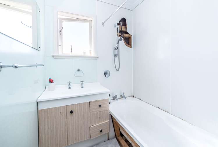 61 Lincoln Road Carterton_15