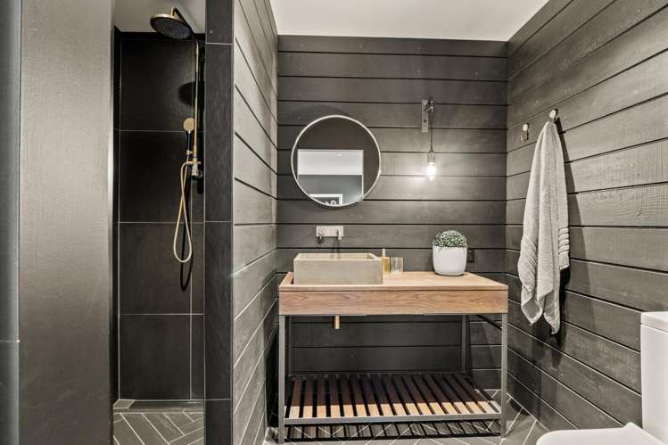 1 Larkins Way Arthurs Point_13