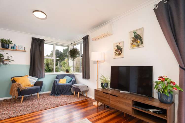 32 Davidson Crescent Tawa_3