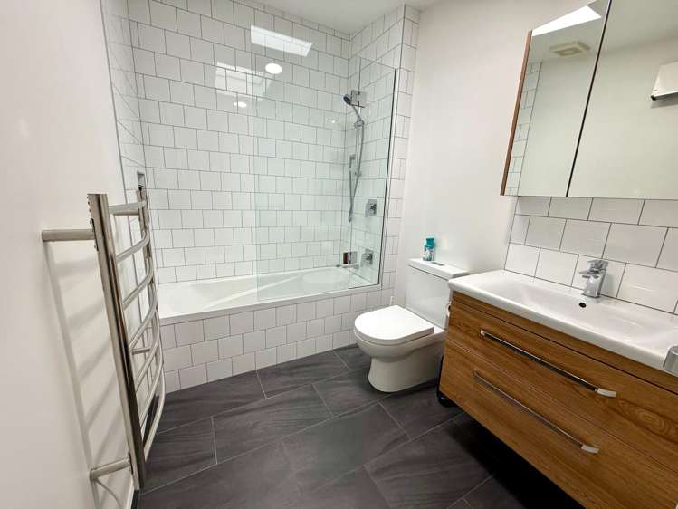 3/3 Grove Road Addington_15