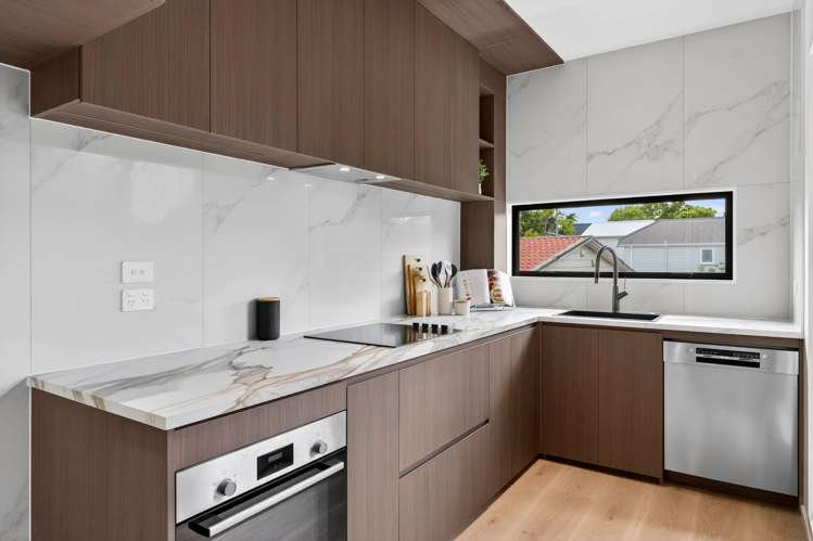 4/65 Smale Street Point Chevalier_1