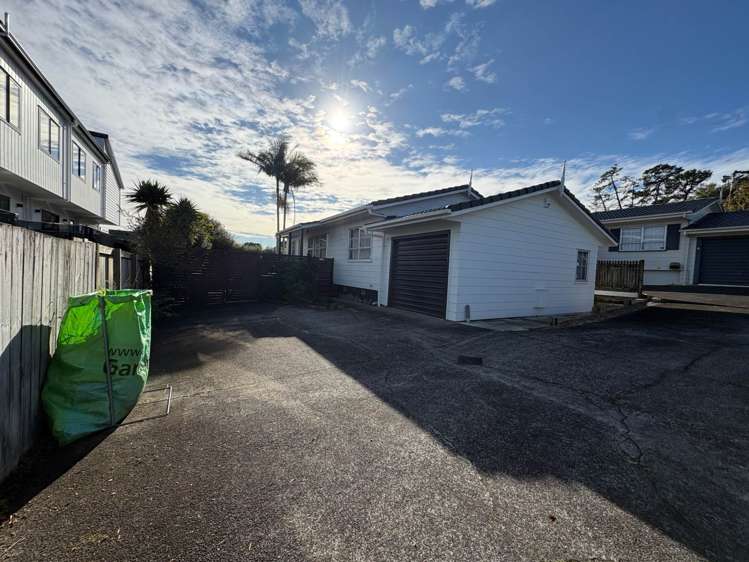 2/4 Glenshee Place Highland Park_13