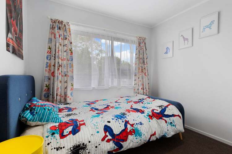 2/3 Seaward Place Wattle Downs_7