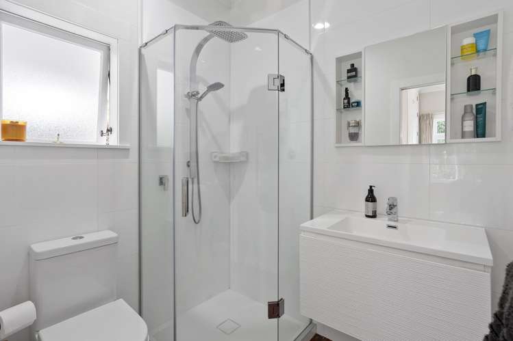 24 Queensway Three Kings_15